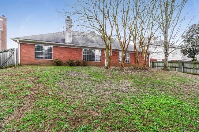 Building Photo - 827 Tropicana Dr E
