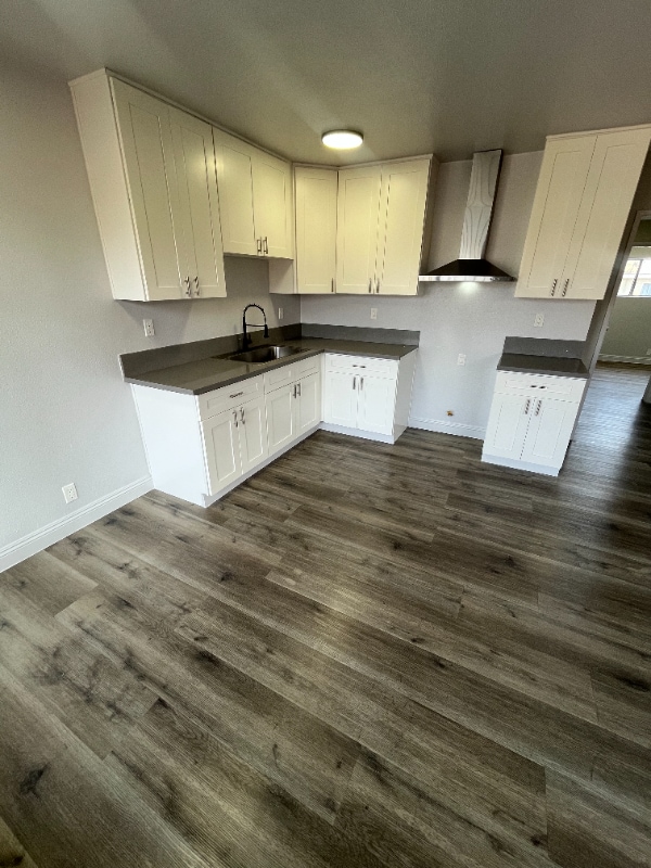 Building Photo - 1060 W 117th St