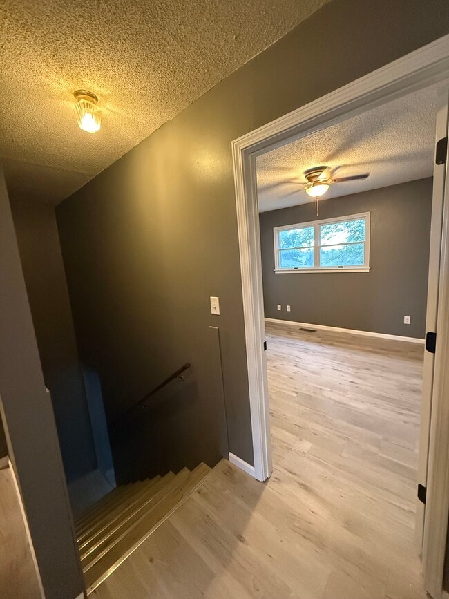 Building Photo - 14102 Southwind Dr