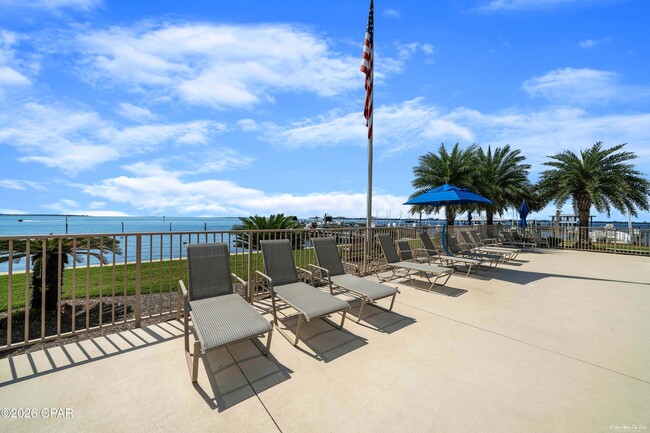 Building Photo - 2100 W Beach Dr