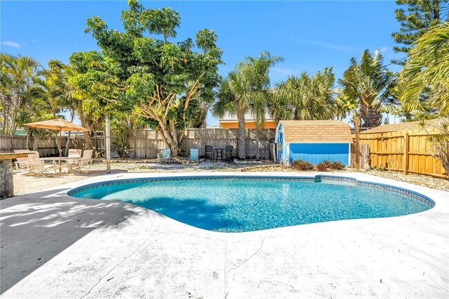 Building Photo - 6892 Gulf Winds Dr