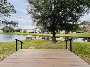 Building Photo - 202 Corkwood Ln