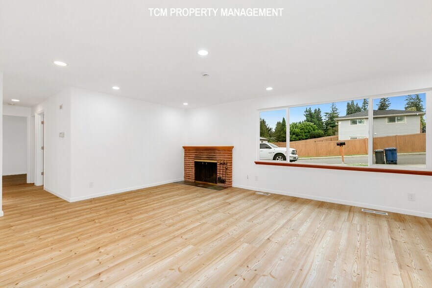 Building Photo - 4806 S 179th St