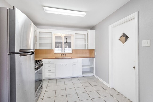 Building Photo - 210 Dryden Dr