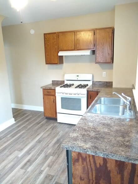 Building Photo - 2658 Deming Ave