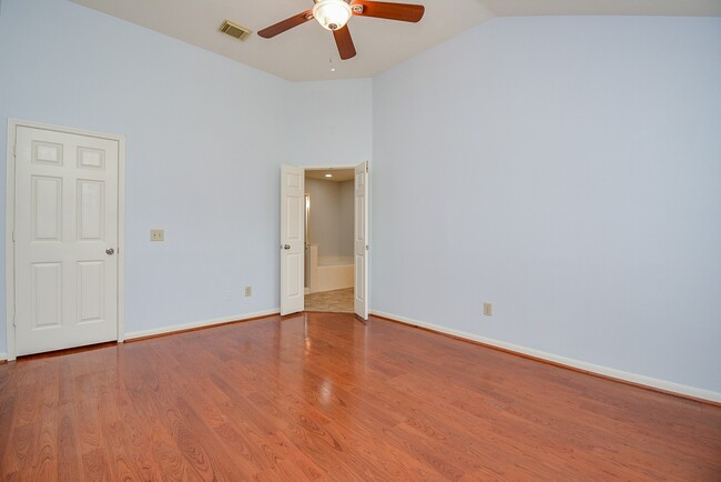 Building Photo - 1319 Irish Mist Ct