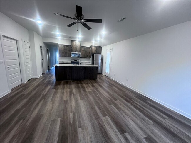 Building Photo - 2802 N Teresa Dr