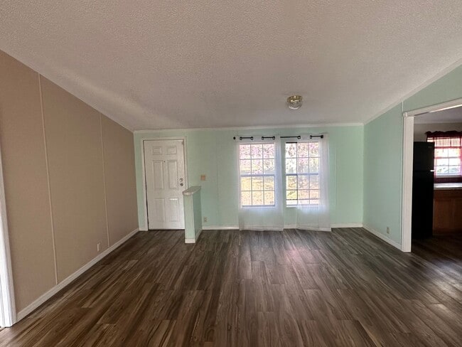 Building Photo - Beautiful home on 2.5 acres