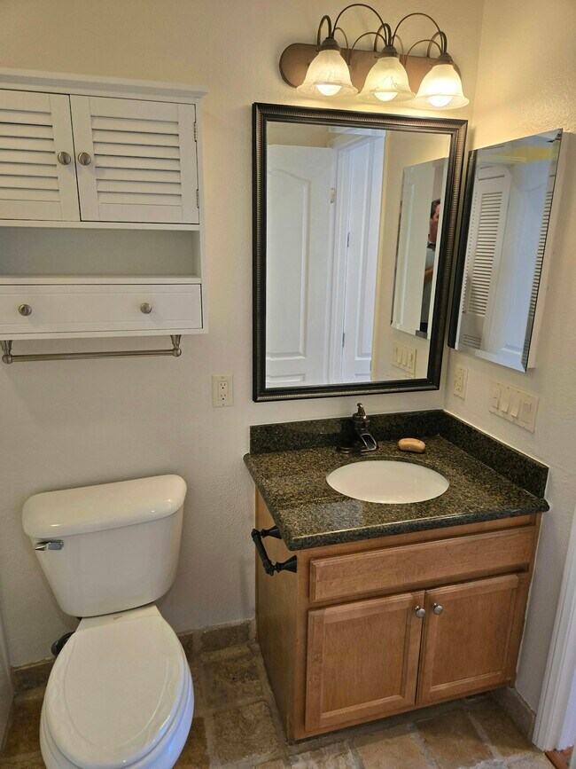 Building Photo - 7130 Shoreline Dr