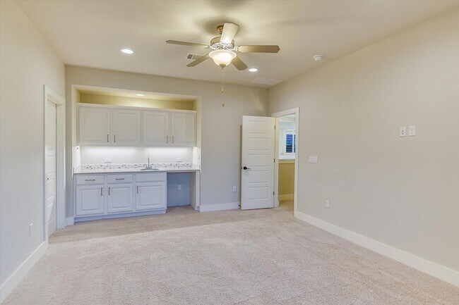 Building Photo - 12812 Padua Dr