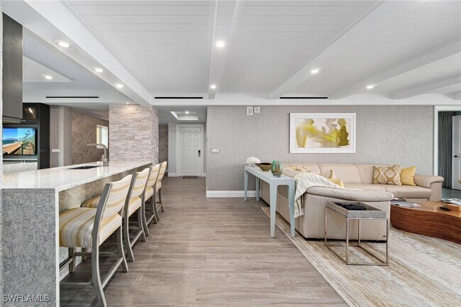 Building Photo - 9051 Gulf Shore Dr