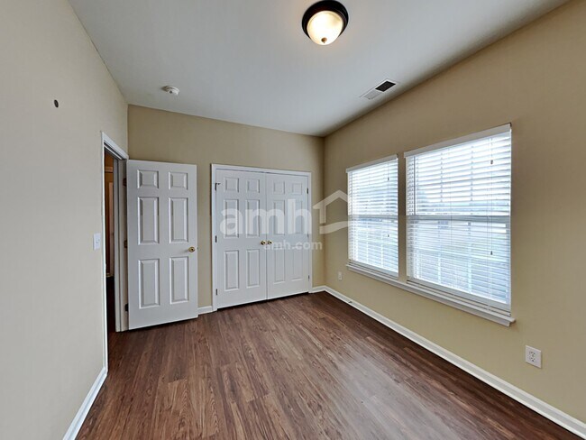 Building Photo - 116 Brewster Ct