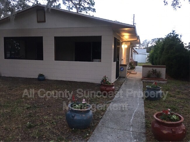 Building Photo - 5036 10th Ave N