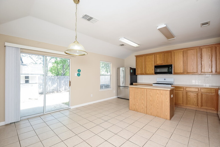 Building Photo - 2908 Bourbon St