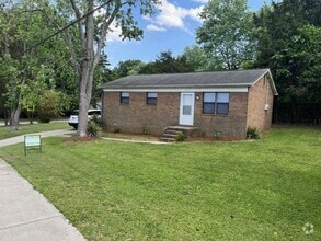 Building Photo - 3 BR near Johnson St School!