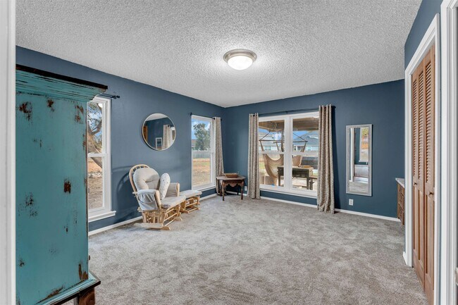 Building Photo - 400 Robin Ln