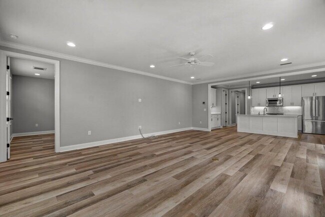 Building Photo - 76 Conifer Ct