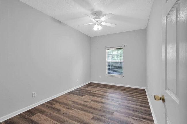 Building Photo - Charming 3 BR Home in Jacksonville, FL