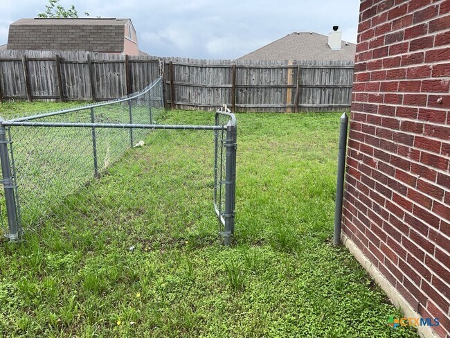 Building Photo - 308 Cedar Ridge Dr