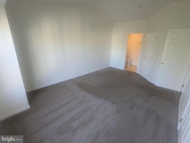 Primary Photo - 11010 Koman Cir