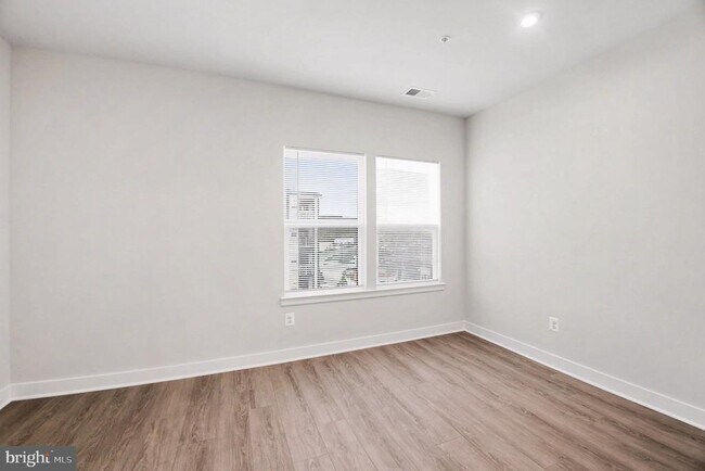 Building Photo - 1601 Potomac Shores Pkwy