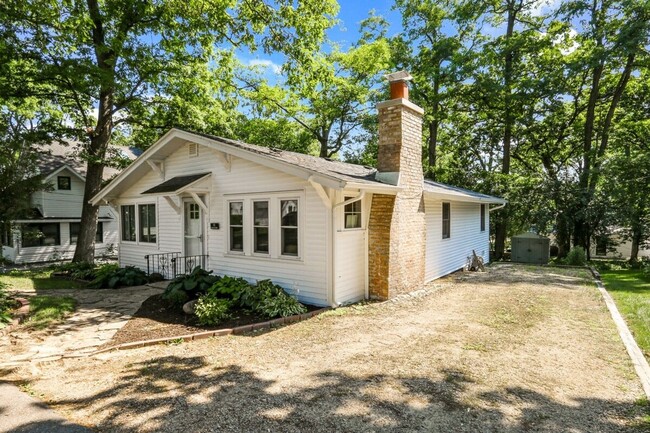 Primary Photo - The Nautical Nest | Cozy Lakeside Retreat ...