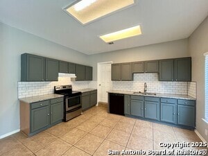 Building Photo - 7704 Flower Bluff