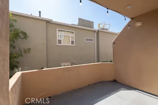 Building Photo - 703 Main St