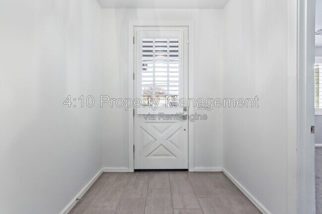 Building Photo - 2435 N 27th St