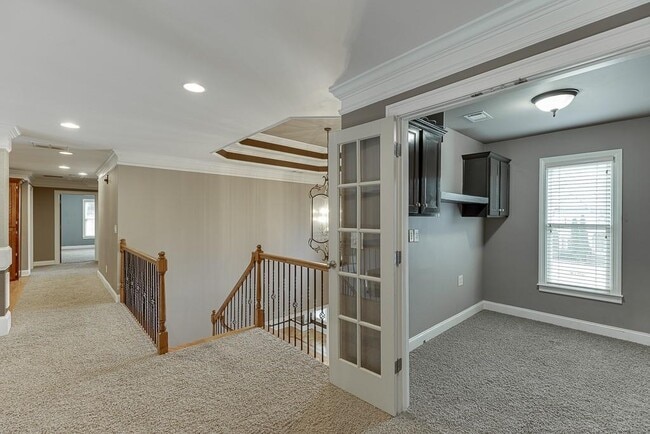 Building Photo - 940 Chateau Forest Rd