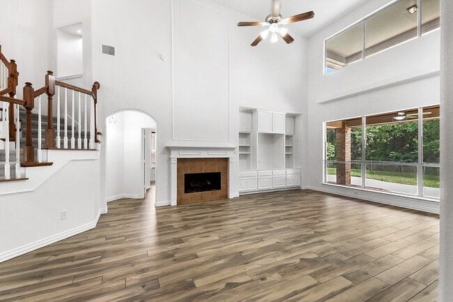 Building Photo - 1030 Bayou Vista Ct