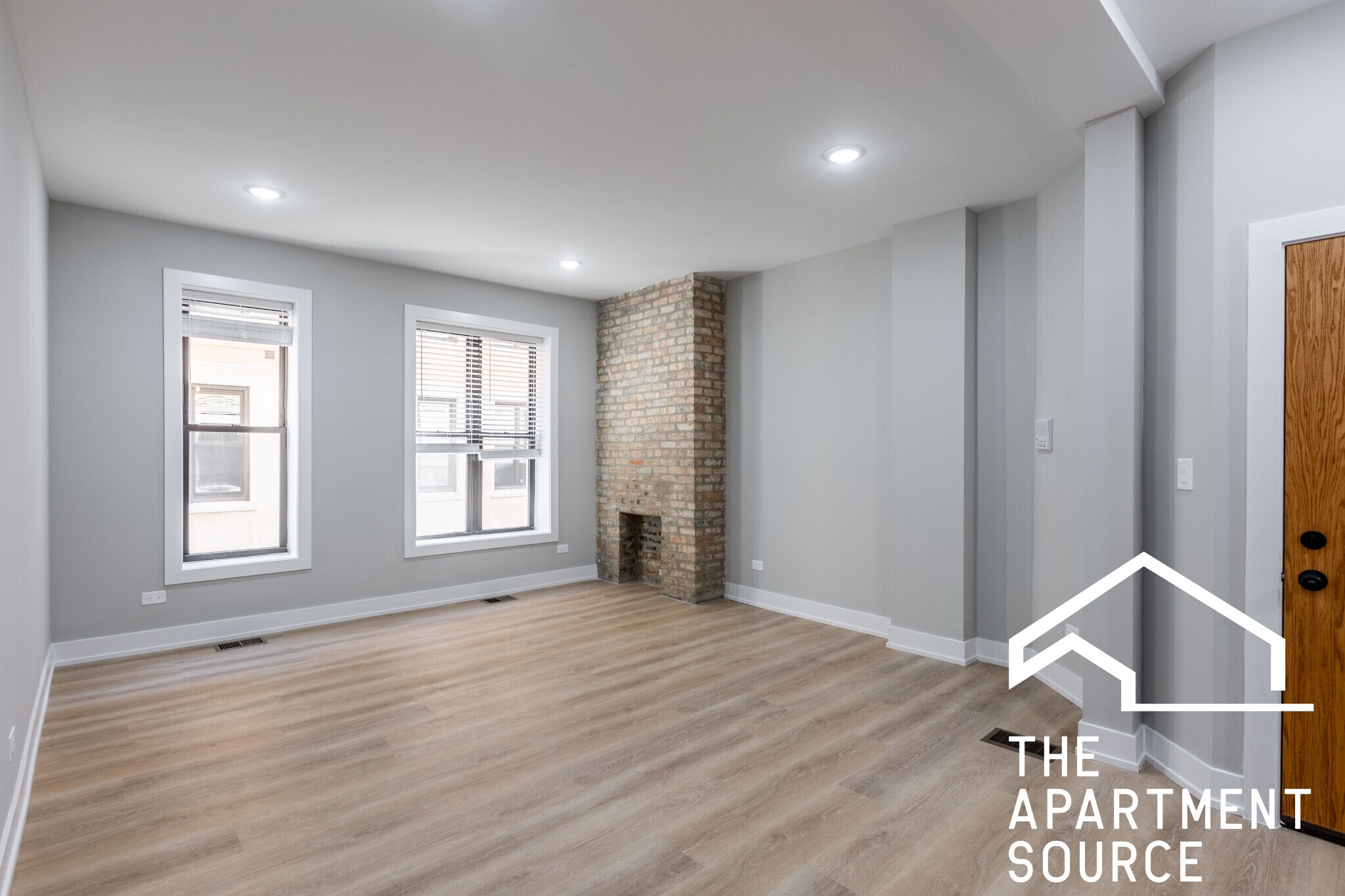 Building Photo - 454 W Belden Ave