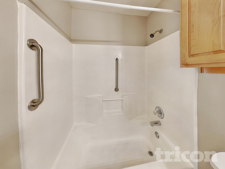 Building Photo - 113 Cobblestone Cir