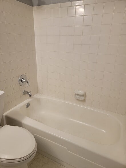 Building Photo - 228 Nathan Way