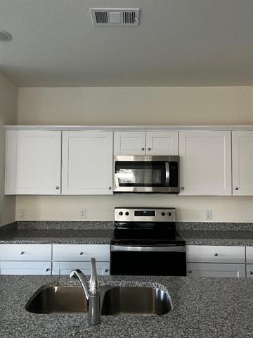 Building Photo - 1617 Shadow Hawk Dr