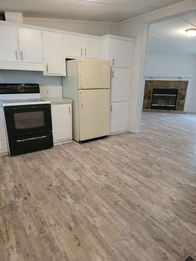 Building Photo - Adorable 3/2 in Homosassa!!