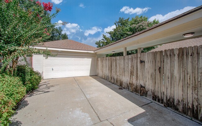 Building Photo - 1711 Stone Meadows Ln
