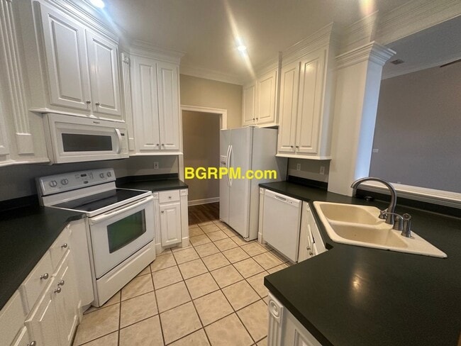 Building Photo - 4 Bedroom, 2 Bath, Cabot