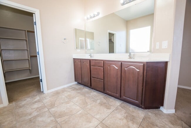 Building Photo - Beautiful Custom Home with 4 Bedrooms, 2 Bath, 3 Car Garage, Central A/C