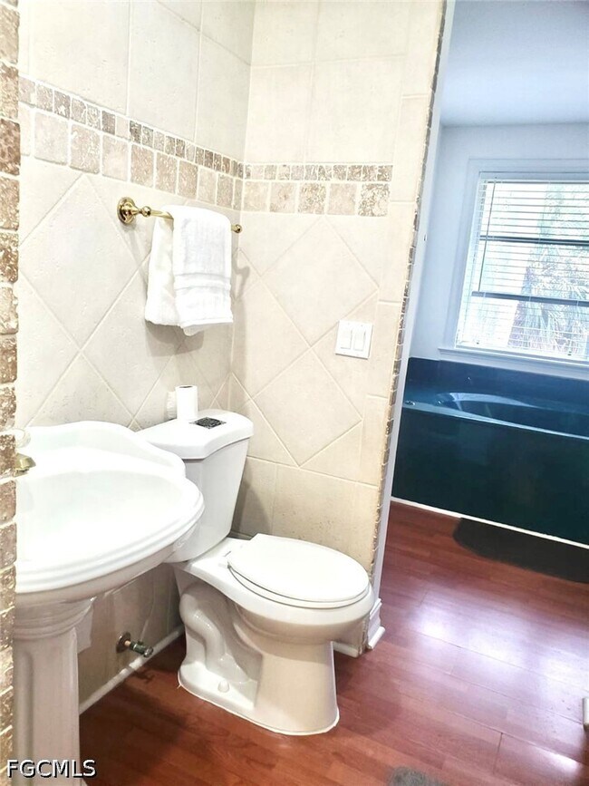 Building Photo - 740 19th St SW