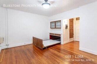 Building Photo - 1405 SW Park Ave