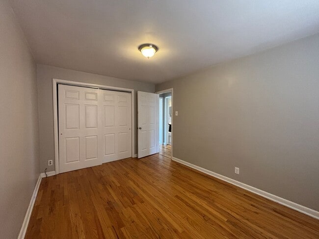 Building Photo - 935 Winona Ct