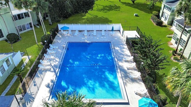Building Photo - 564 Bahia Cir
