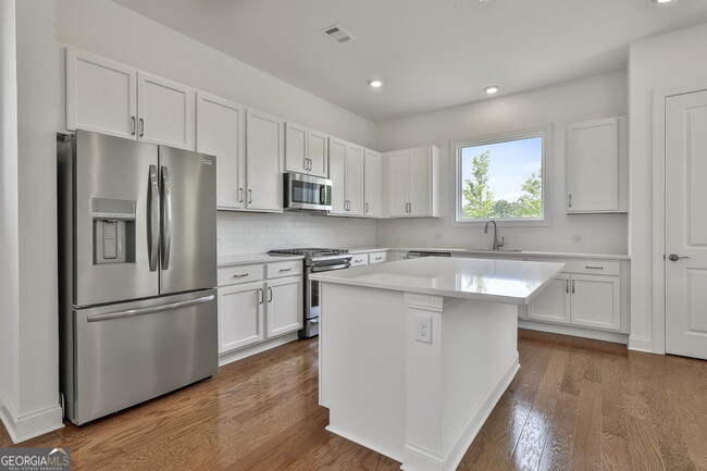 Building Photo - 15 Club Cresswind Dr