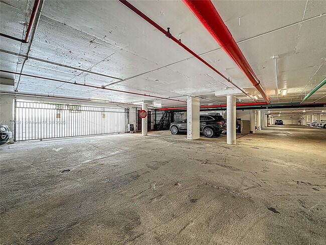 Building Photo - 911 E Ponce De Leon Blvd