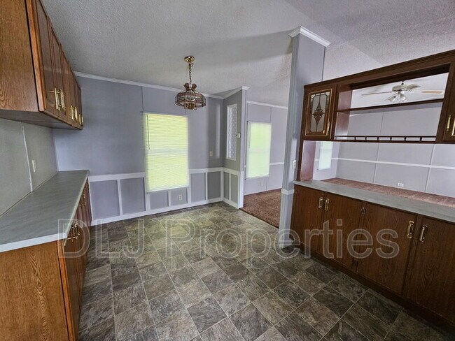 Building Photo - 120 E Dumplin Valley Rd