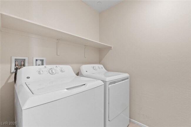 Building Photo - 6243 Milford Sound St