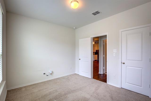 Building Photo - 424 Milverton Dr