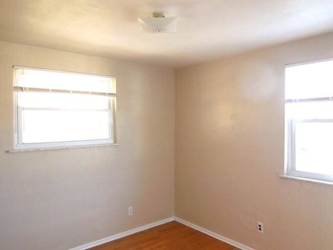 Building Photo - Two Bedroom Home with Large Yard and Updat...