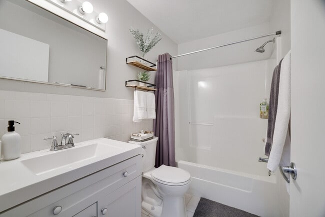 Building Photo - 141 Tommy's Ln